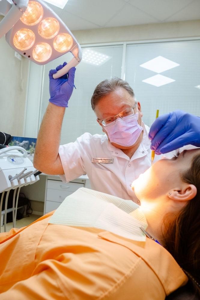 Зубные имплантанты: зачем они нужны, когда применяются и какие бывают
